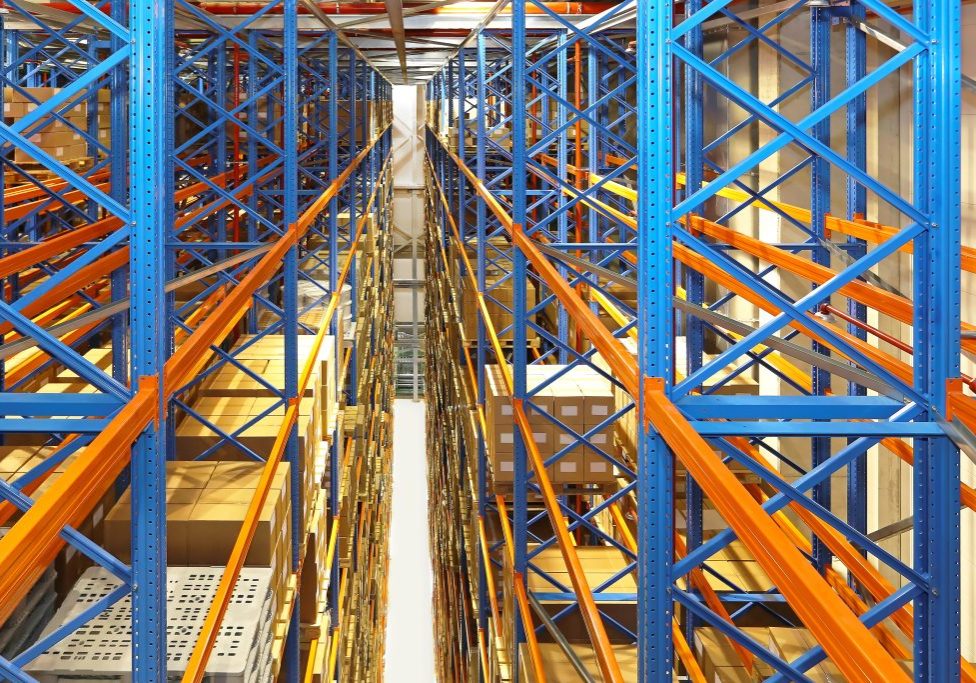 Automated Storage and Retrieval System in Distrbution Warehouse